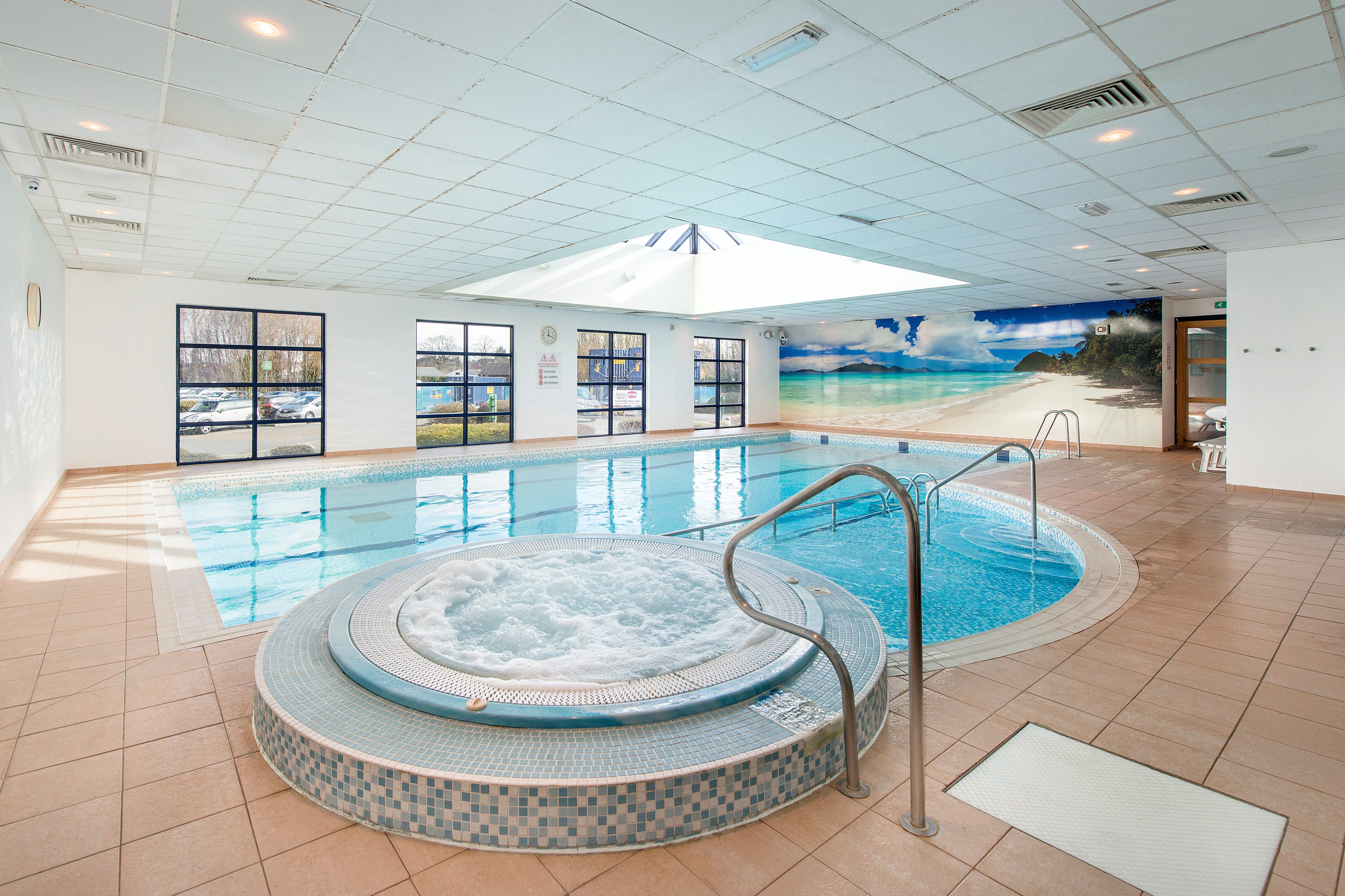 Holiday Inn London-Shepperton By Ihg Esterno foto