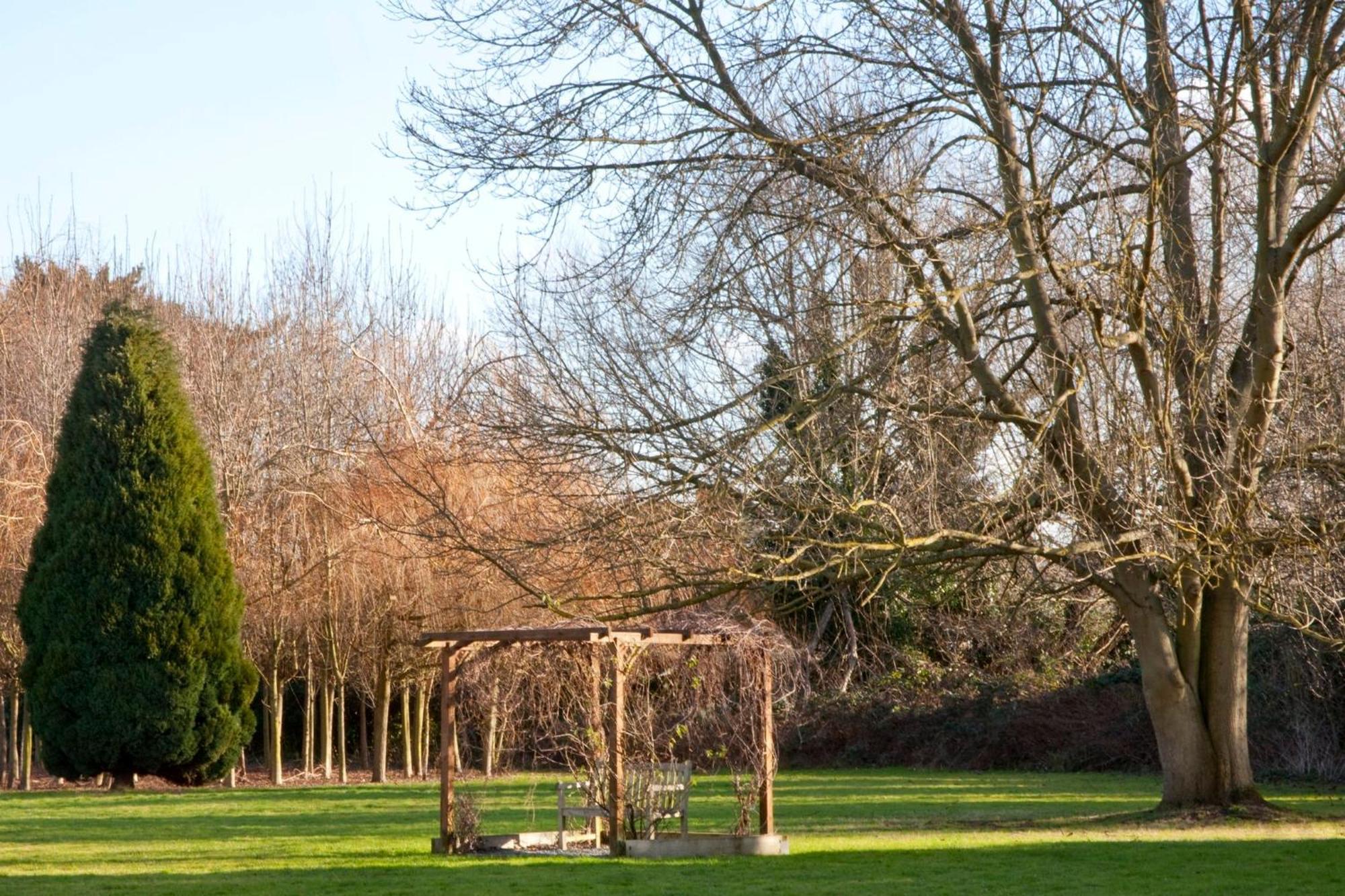 Holiday Inn London-Shepperton By Ihg Esterno foto